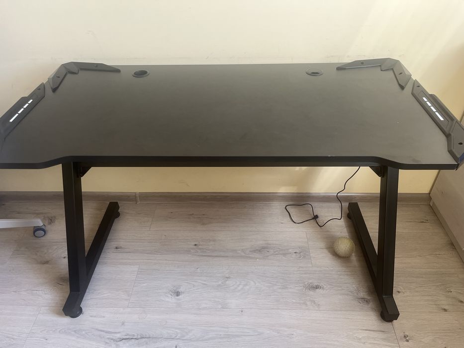 Biurko gamingowe z podswietleniem led