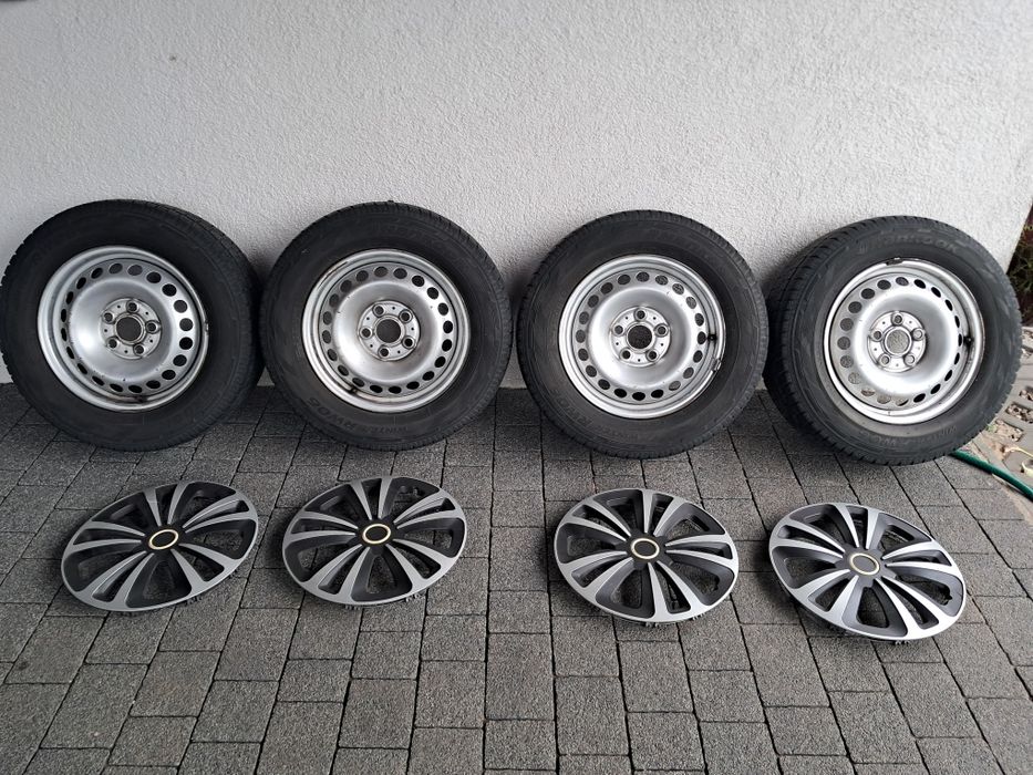 Cztery felgi z oponami t5