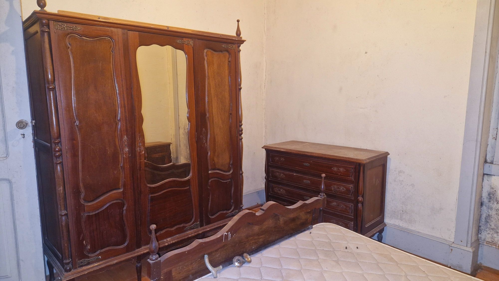 Mobília de quarto de época