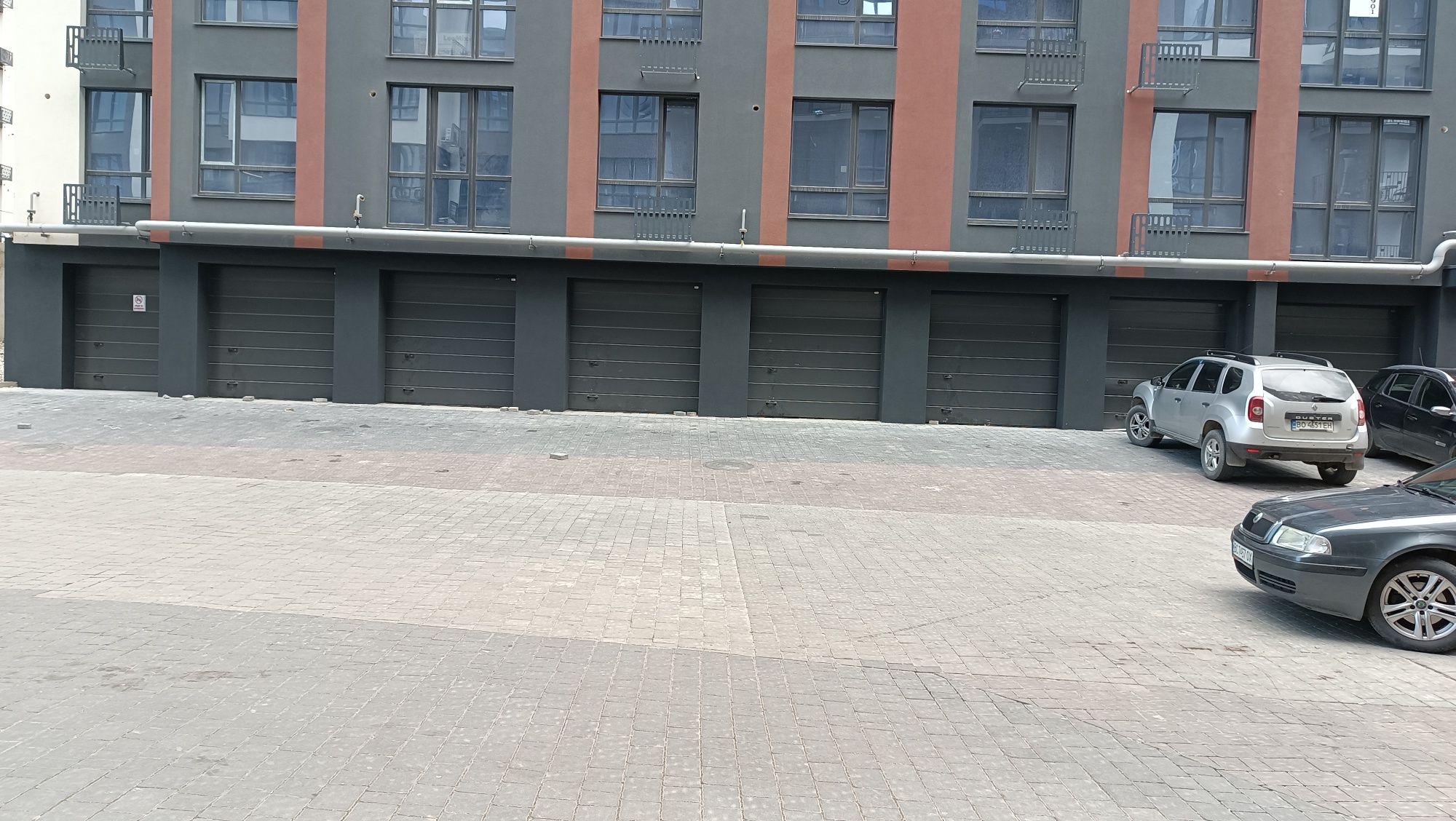 Продам гараж у жк паркова алея.