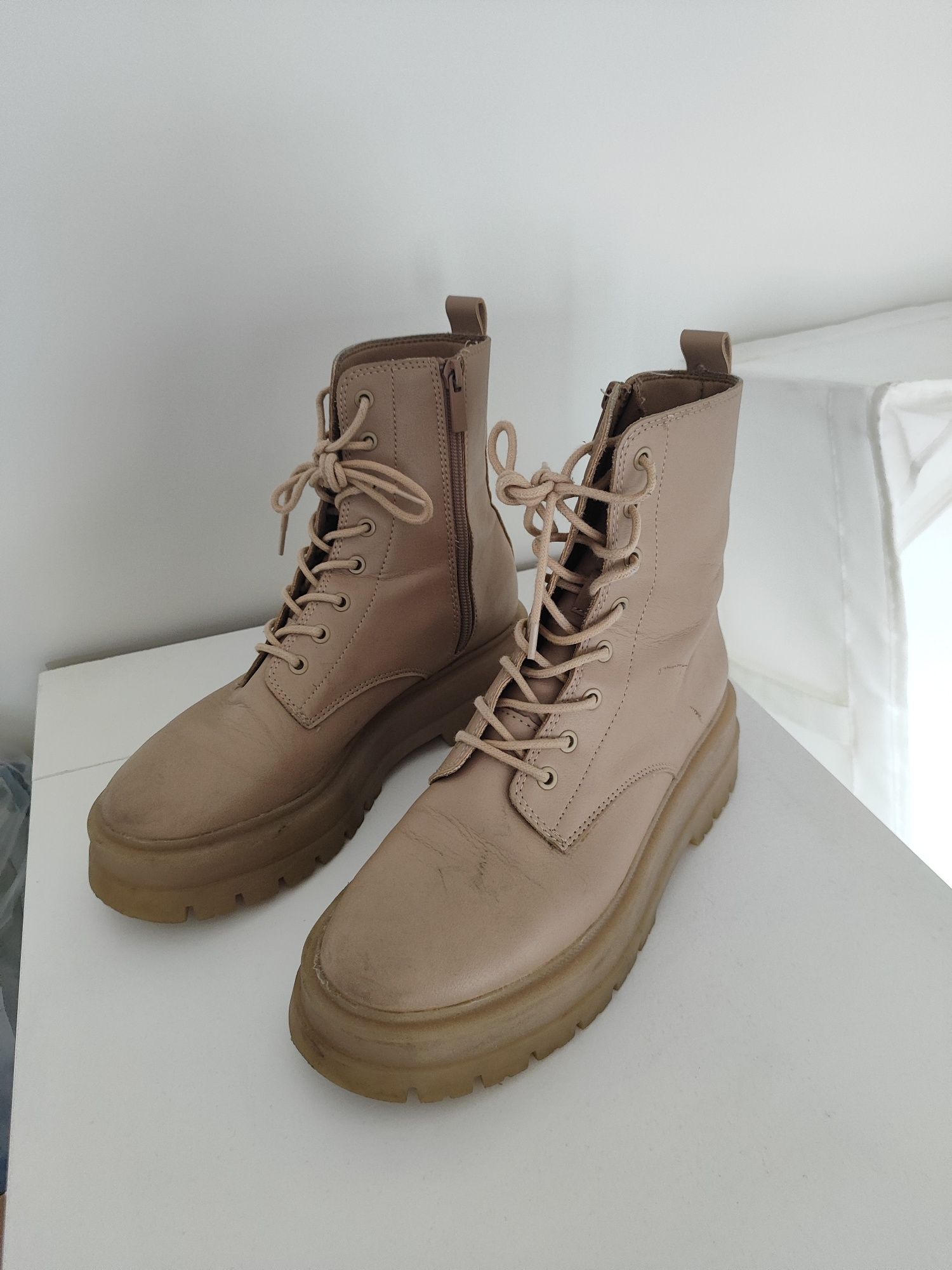 Botas bege 38 Stradivarius