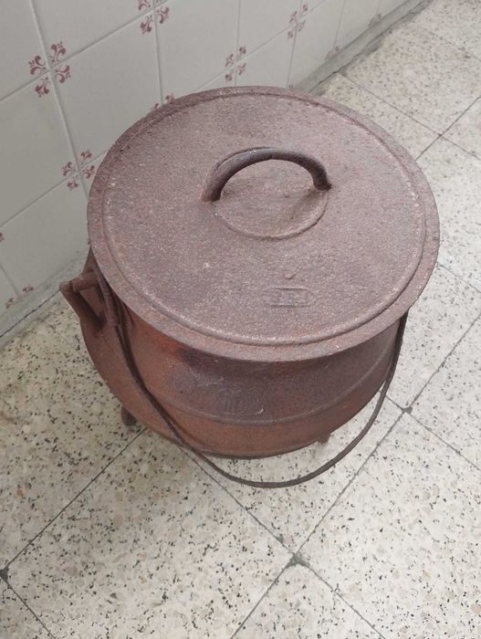 Panela em Ferro antigo