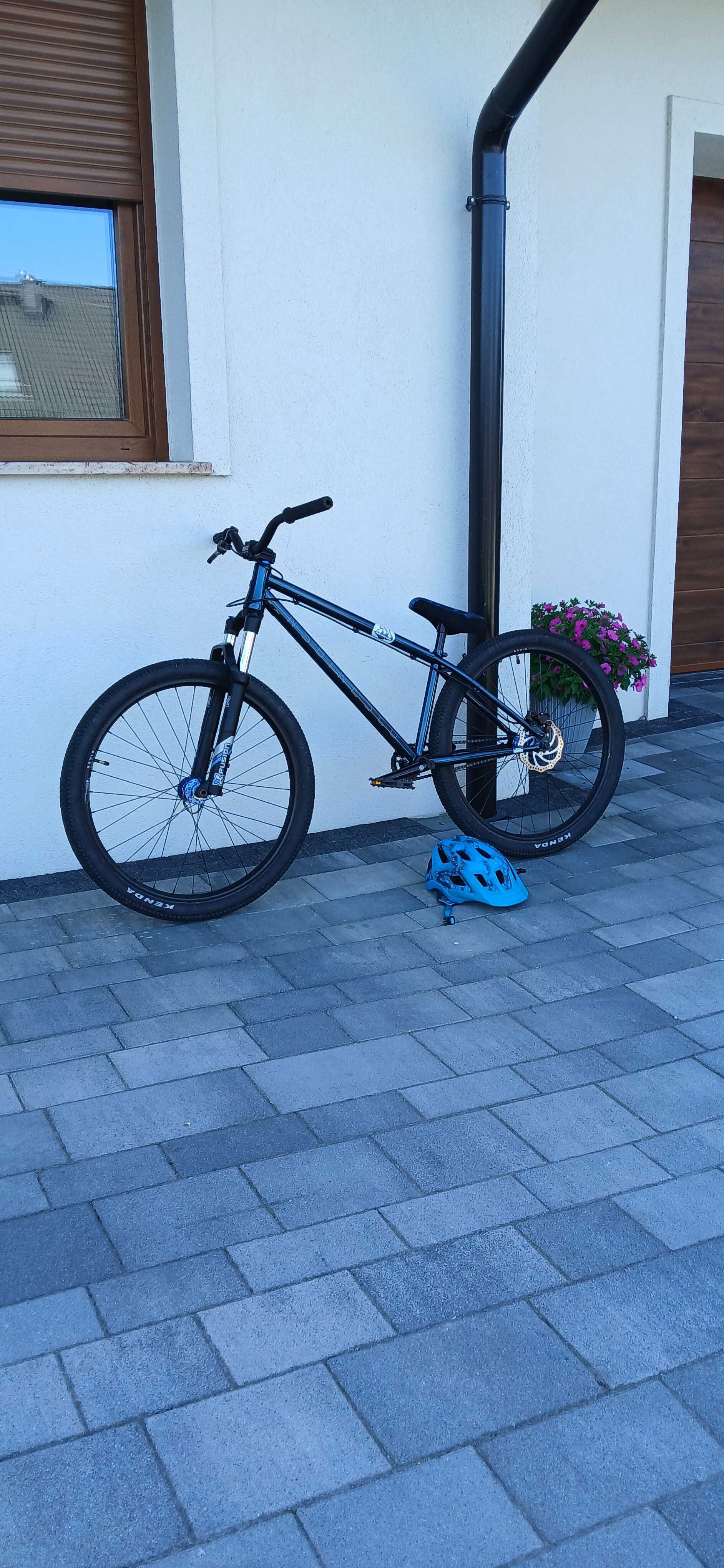 zadbany rower ns bike metropolis, używany 4 miesiące; +kask