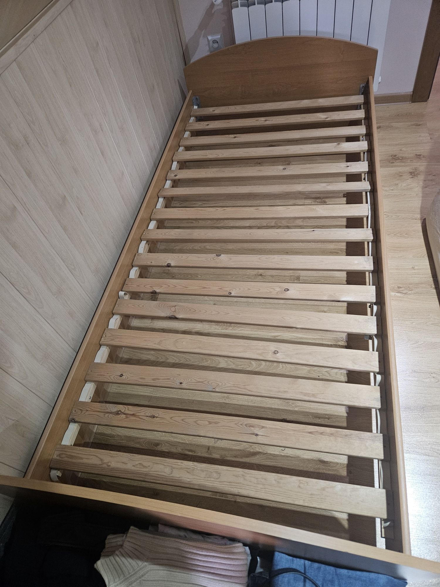 Nowe łóżko pojedyńcze uniwersalne 100×200
