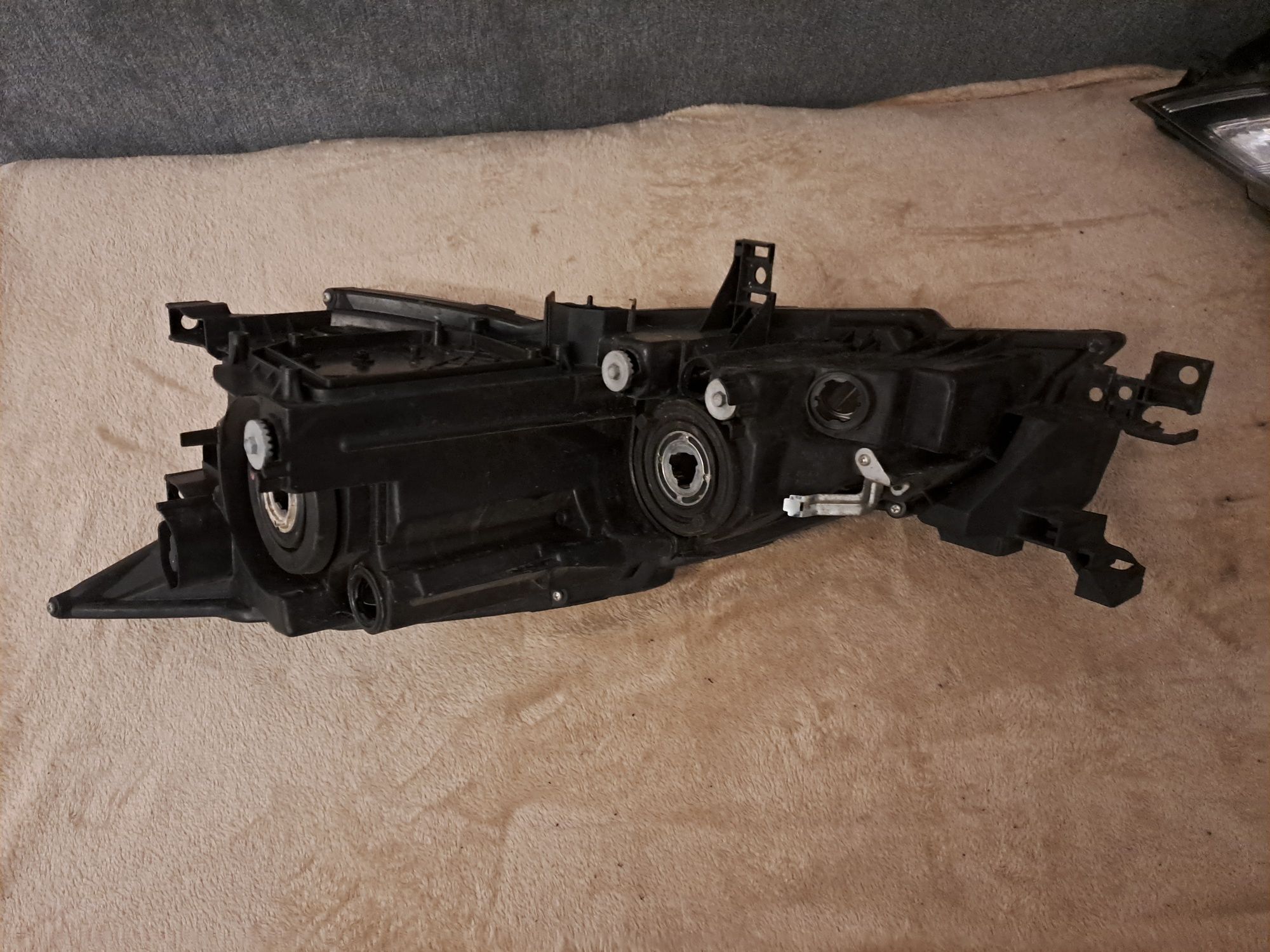 Lampa przód przednia prawa lewa Mazda 6 GH II Lift zwykła