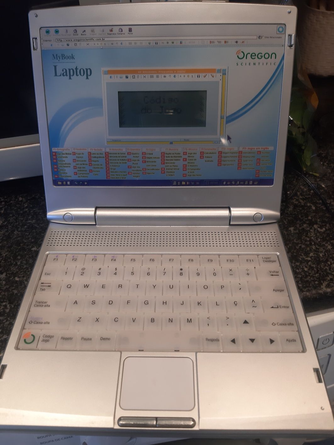 Laptop Oregon Scientific. Computador educativo
