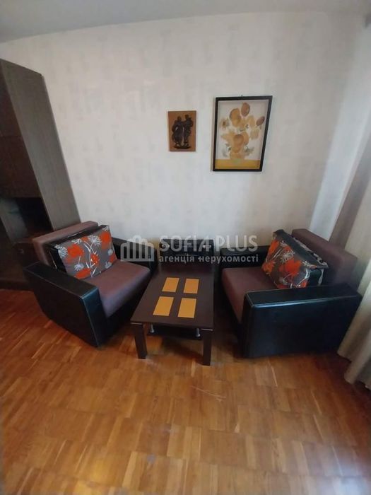 Срочно! 2к, Березняківська вул. 30а, недорого