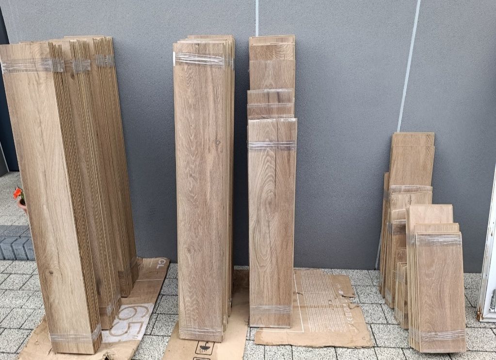 Panele podłogowe 33 M2 + podkład i listwy przypodłogowe