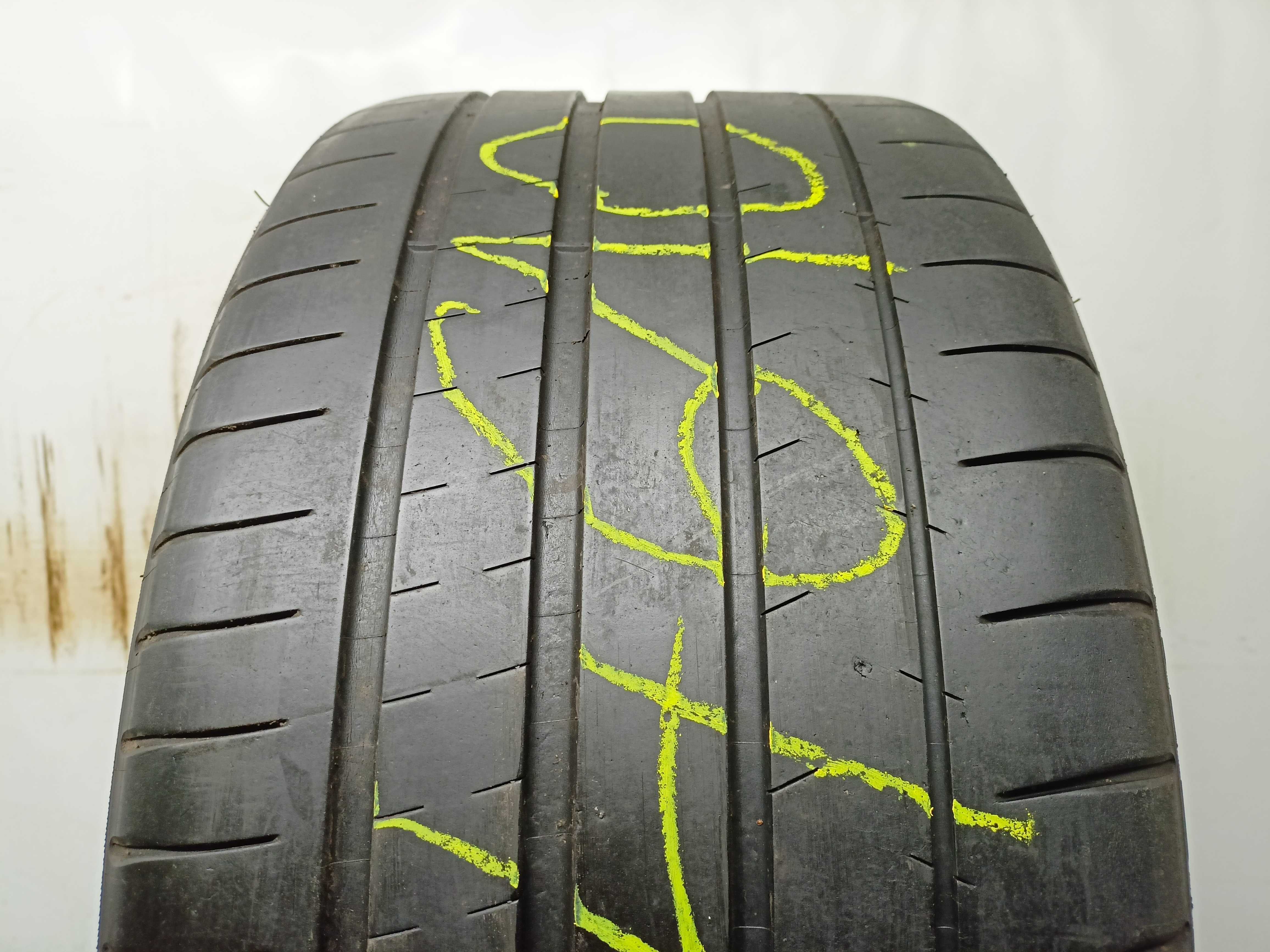 Michelin Pilot Super Sport 265/35/19 20r. 98Y 4,8mm (4610)