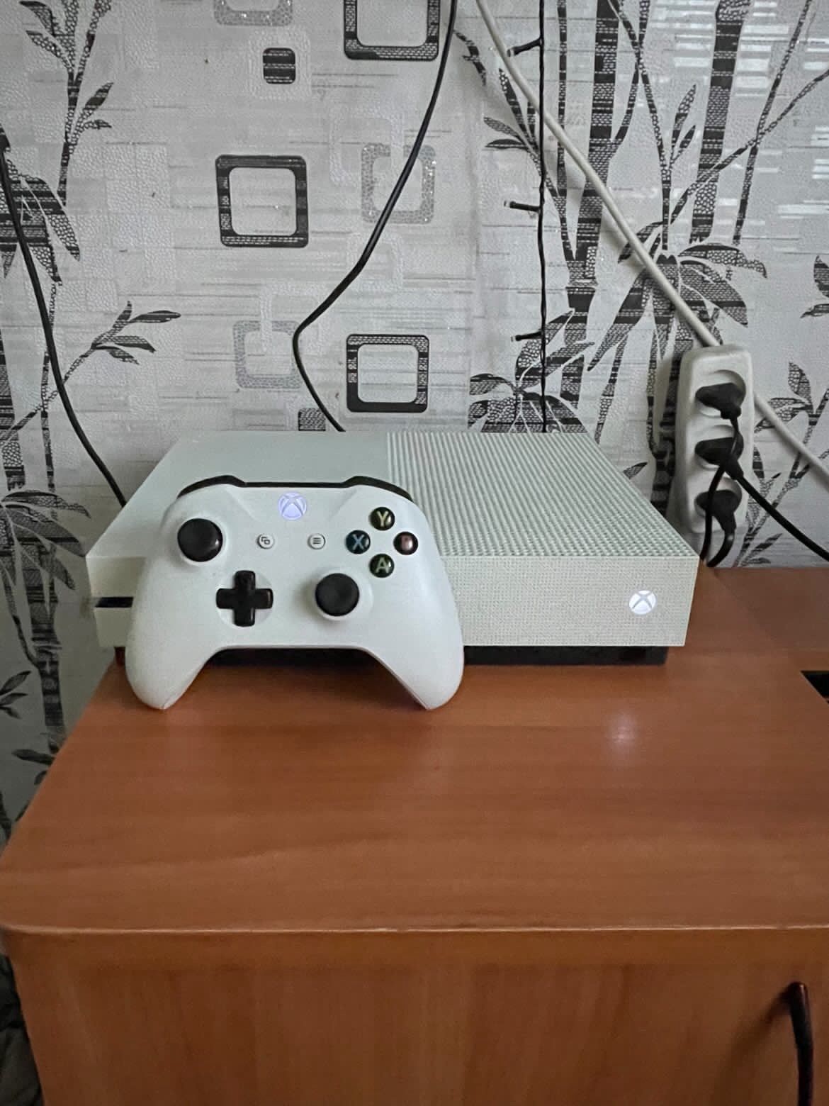 Приставка Xbox One на 512 гб