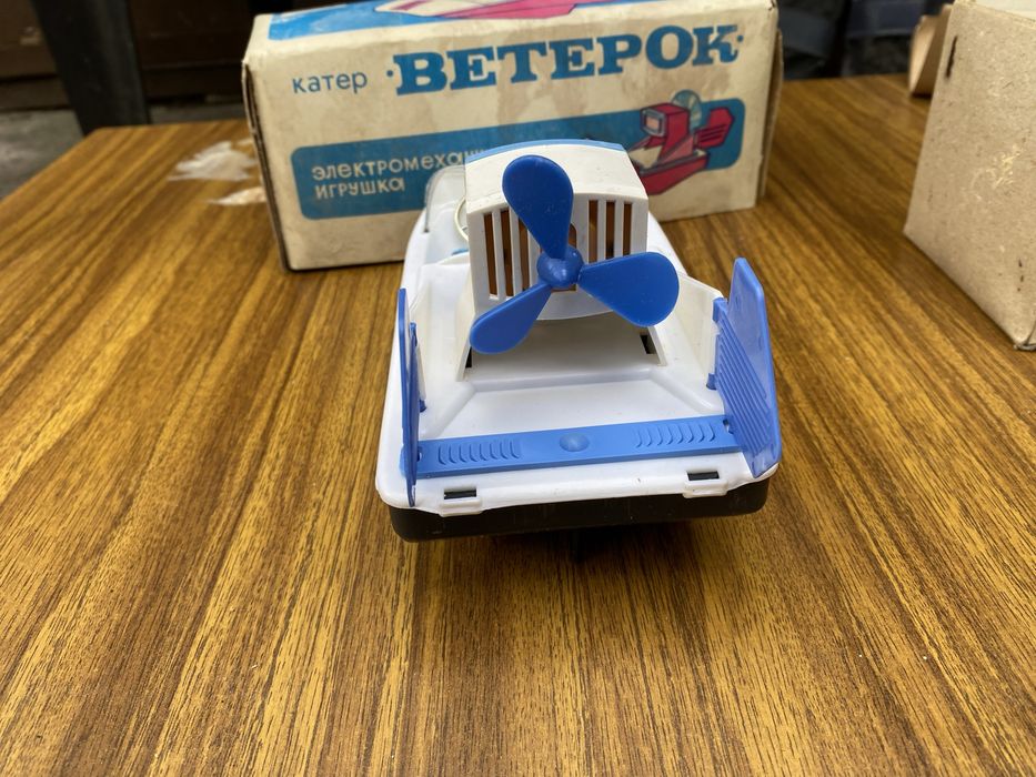 Детский электро-механический катер Ветерок новый