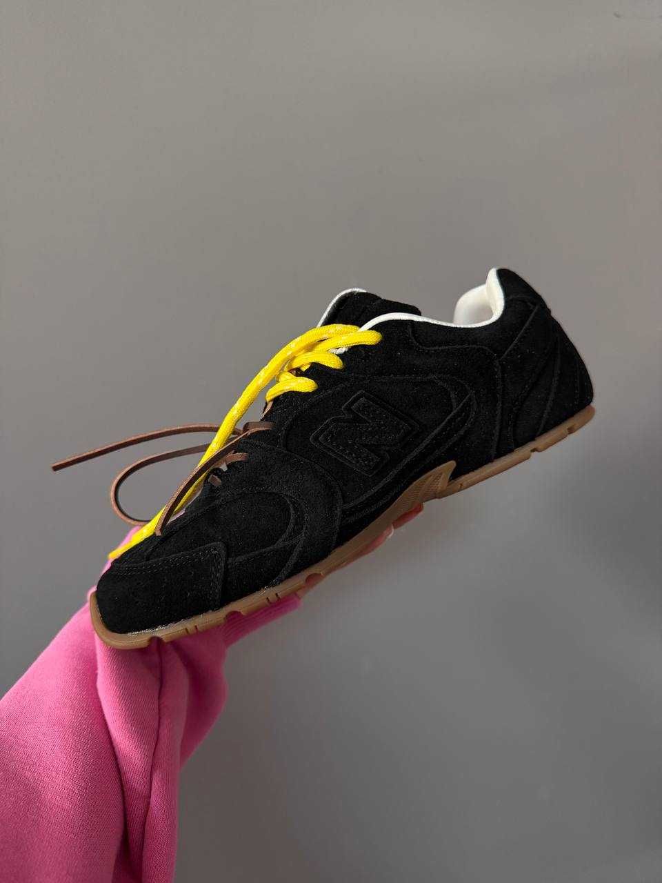 Кросівки New Balance 530 x Miu Miu Black Yellow / кроси Міу Міу чорні