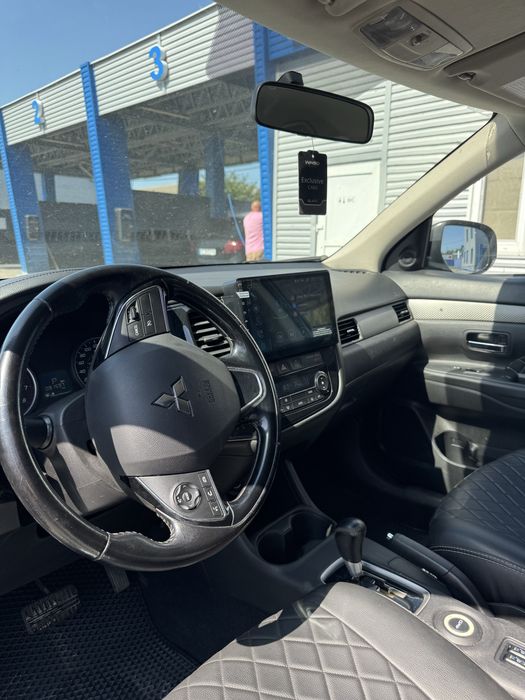 Mitsubishi Outlander III 2016