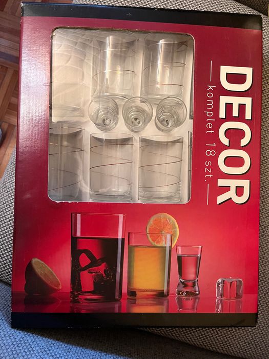 Komplet literatki i kieliszki 18 szt NOWY