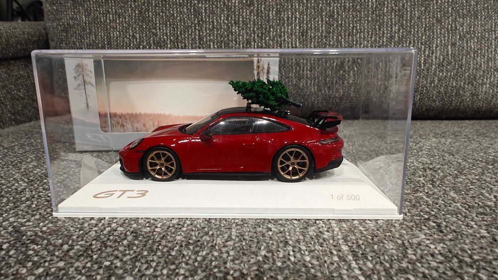 Spark 1:43 Porsche 911 GT3 Christmas Special Edition - świąteczny TOP