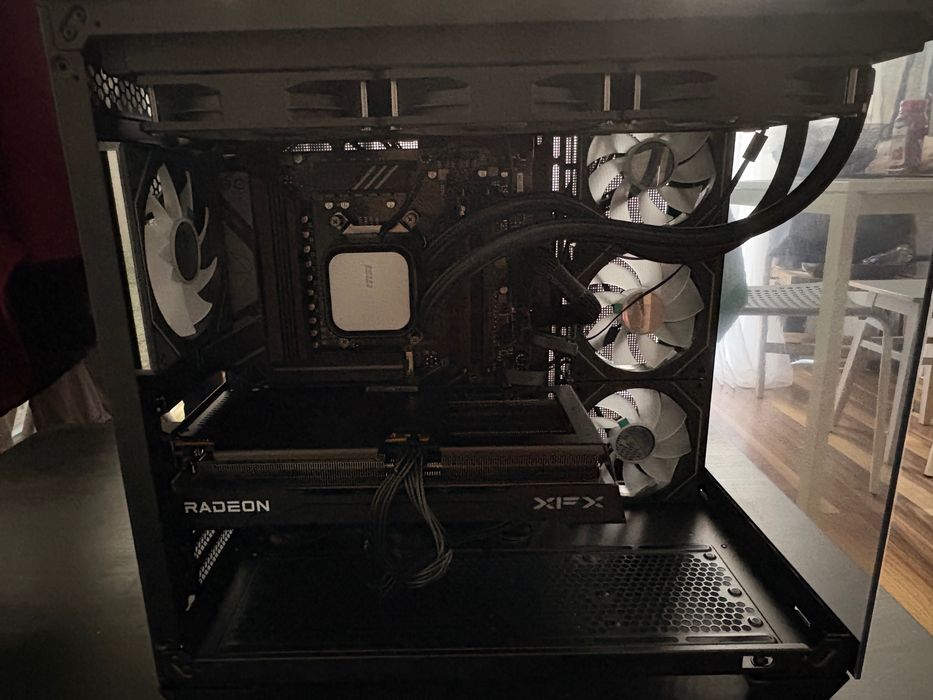 Pc gamingowy  Ryzen 7500f 9060xt