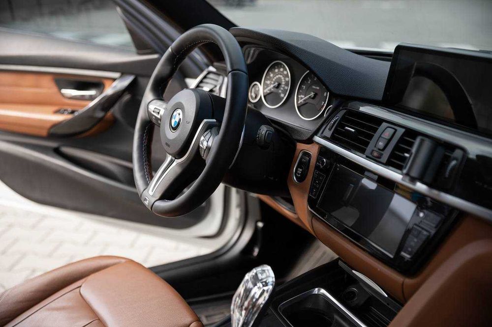 BMW 3 Series F30 2015 року 2.0 бензин 245 к.с.  Автомат ZF 8 ст.