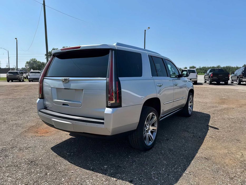 Cadillac Escalade      2017