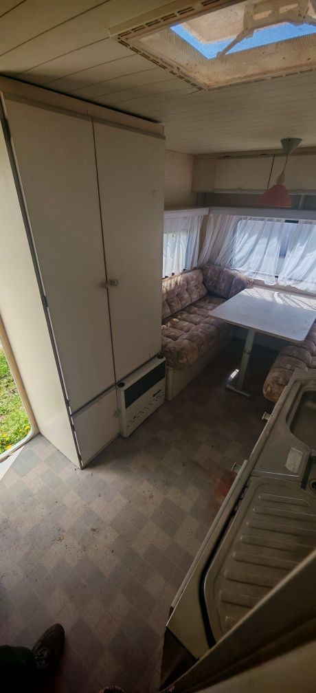 Przyczepa kempingowa burstner 900kg dmc  kg dmc