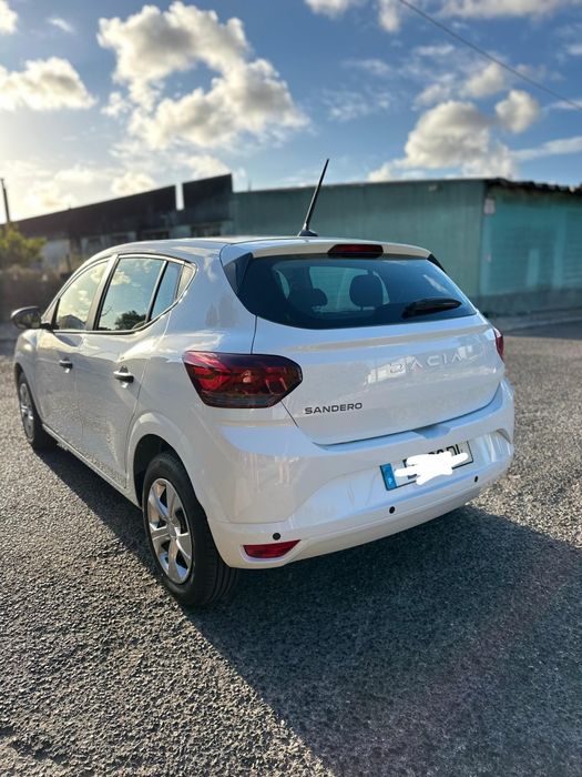 Empresa TVDE com viatura 0km Dacia Sandero GPL