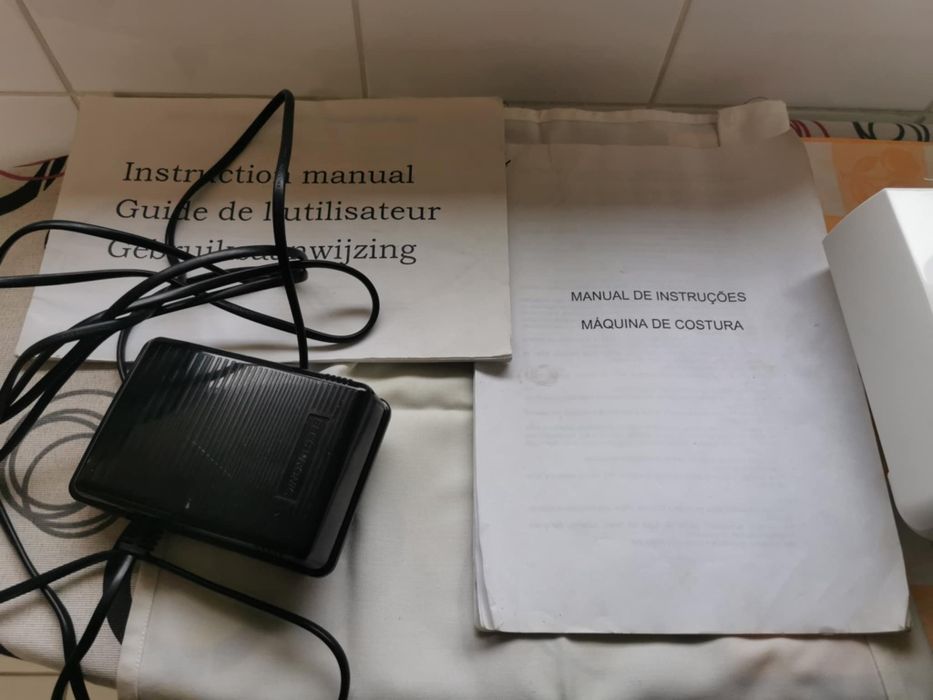 Máquina de costura Necchi