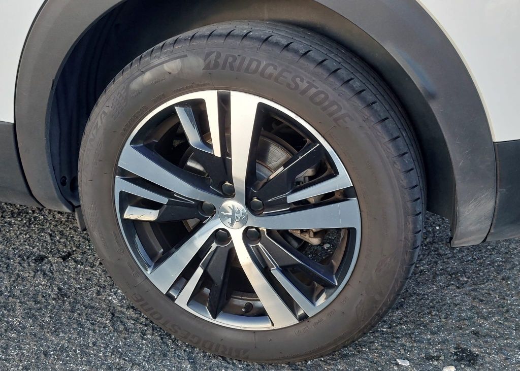 Oportunidade:  Peugeot 3008 apenas 52.500 km
