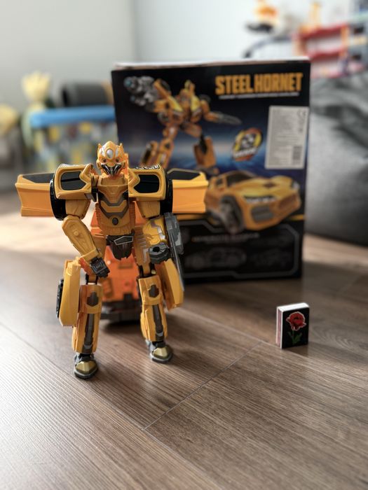 Бамблбі, трансформер, Трансформер пластиковий Stell Hornet, бамблбі, і