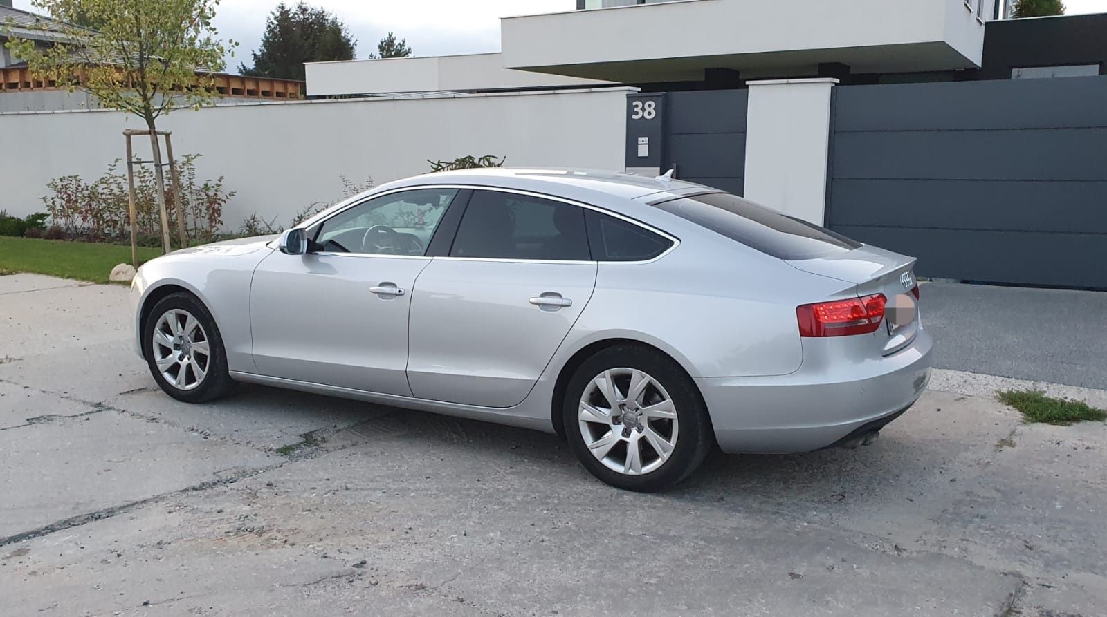 Audi a5 sportback stan bdb.