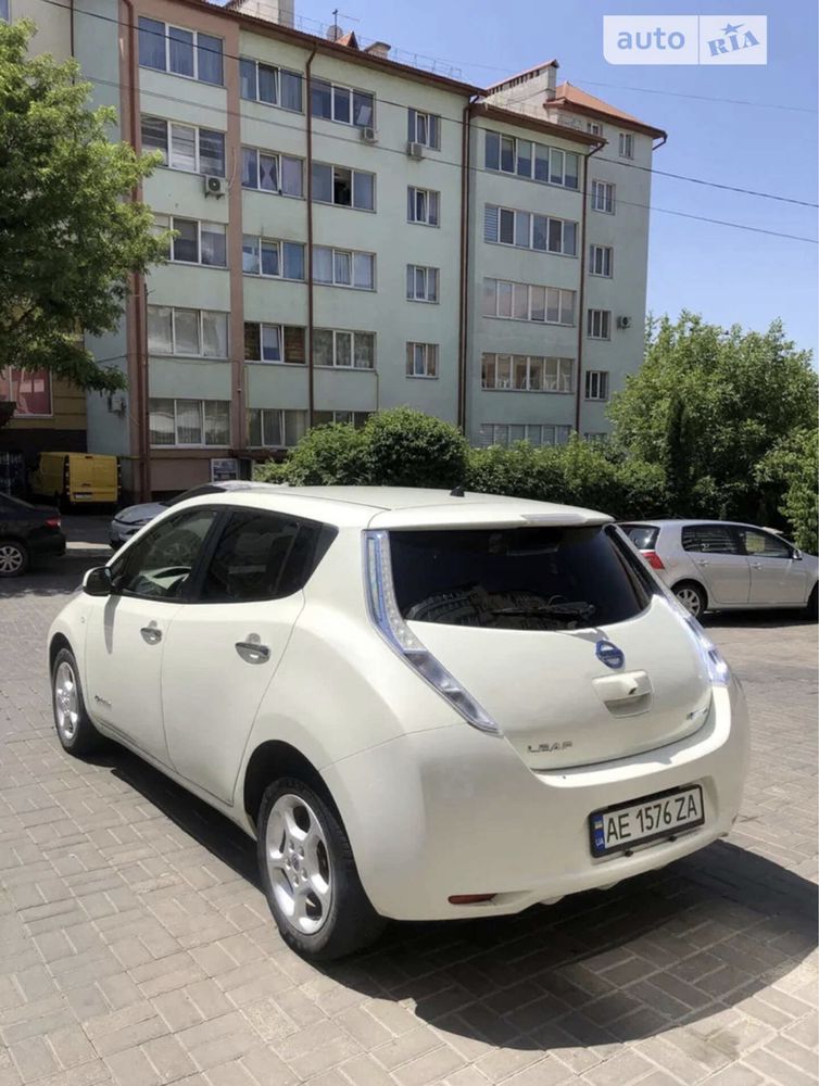 Nissan Leaf 2012 рік