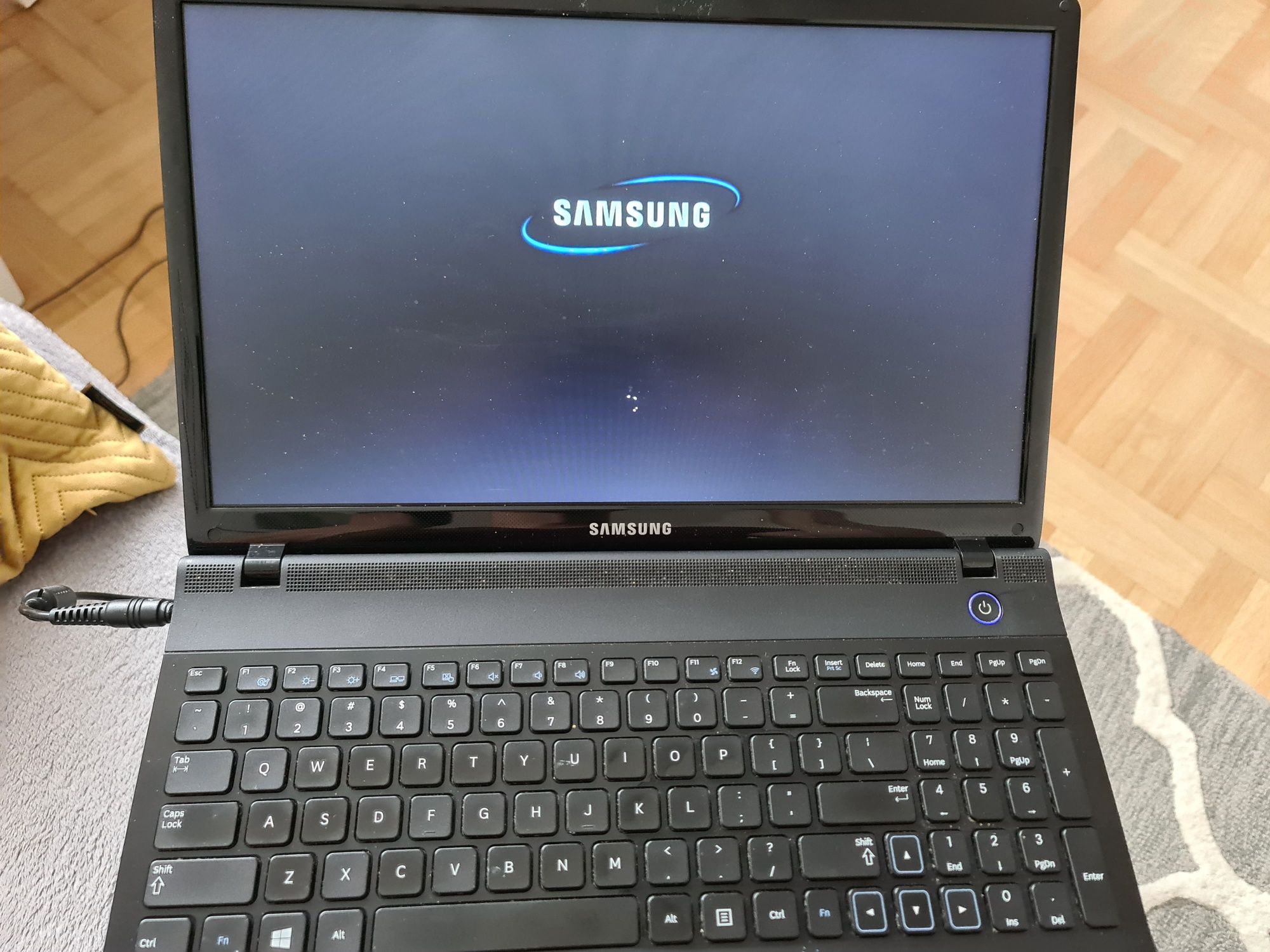 Laptop Samsung np310E5C sprawny