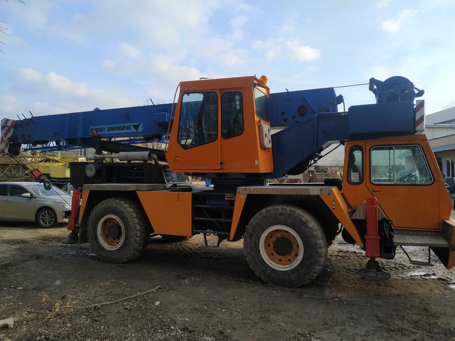 ПОСЛУГИ автокранів 10т - 25т - 40 т.