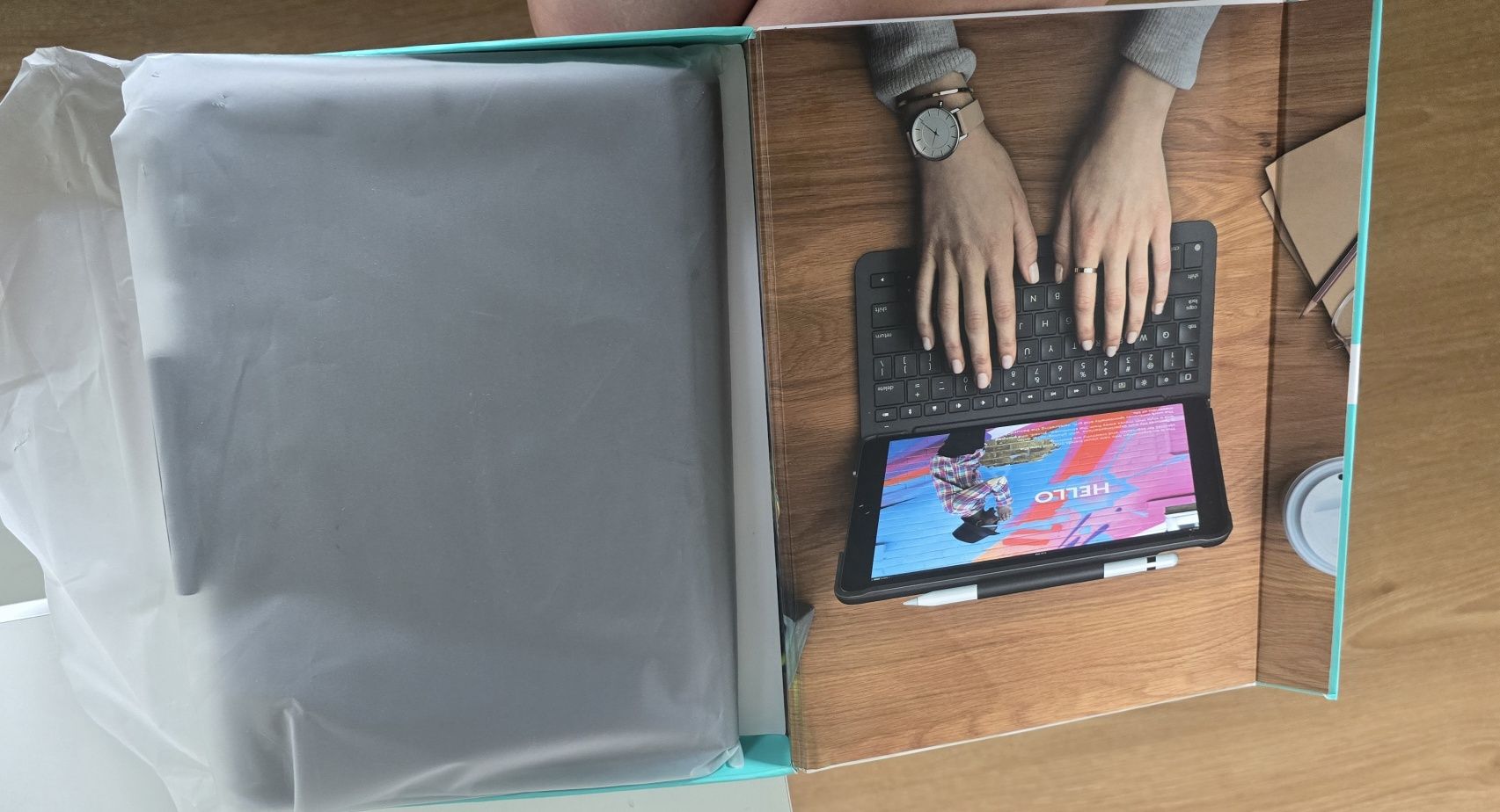 Klawiaturka Logitech SLIM FOLIO (iPad 7,8,9gen))