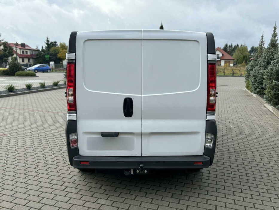 Renault Trafic 2.5 DCi Lift LONG Klima 2x Drzwi Przesuwne Hak (vivaro)