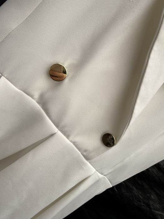 Piekne elegancka biala sukienka midi M Livien