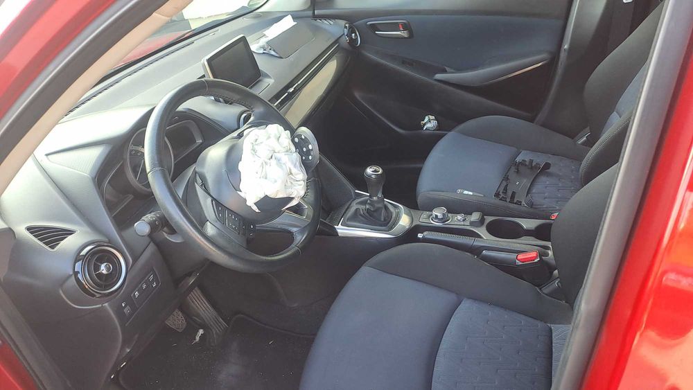 mazda 2  1.5 benzyna 17rok 56tys przebieg