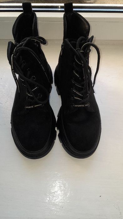 Ботінки жіночі осінні