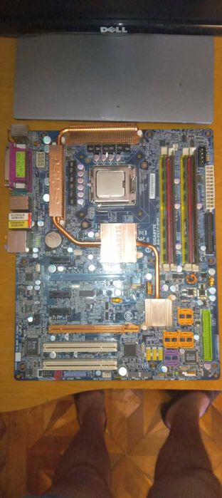 Материнская плата gigabyteGA-965P-DQ6/ATX/LGA775+Процессор Intel E8200
