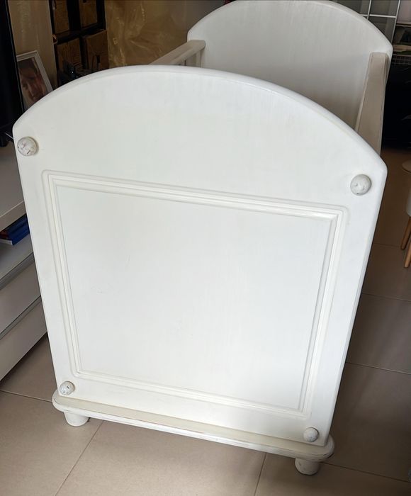 Cama de grades em madeira maciça