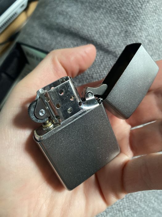 zapalniczka Zippo Street Chrome