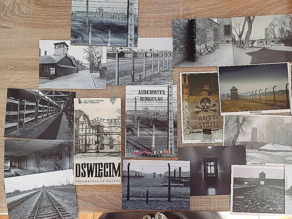 Auschwitz Oświęcim przewodnik i zestaw pocztówek