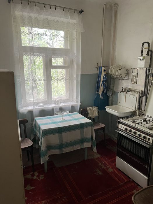 Продам 3-х кімнатну  Сталінку на Севгоке