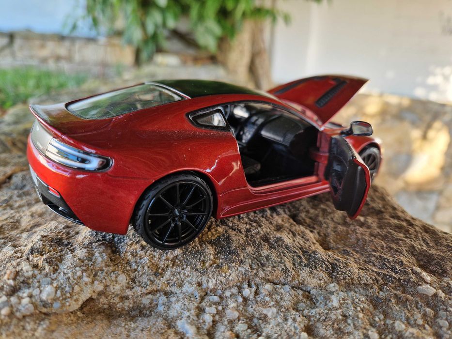 aston martin v12 vantage s