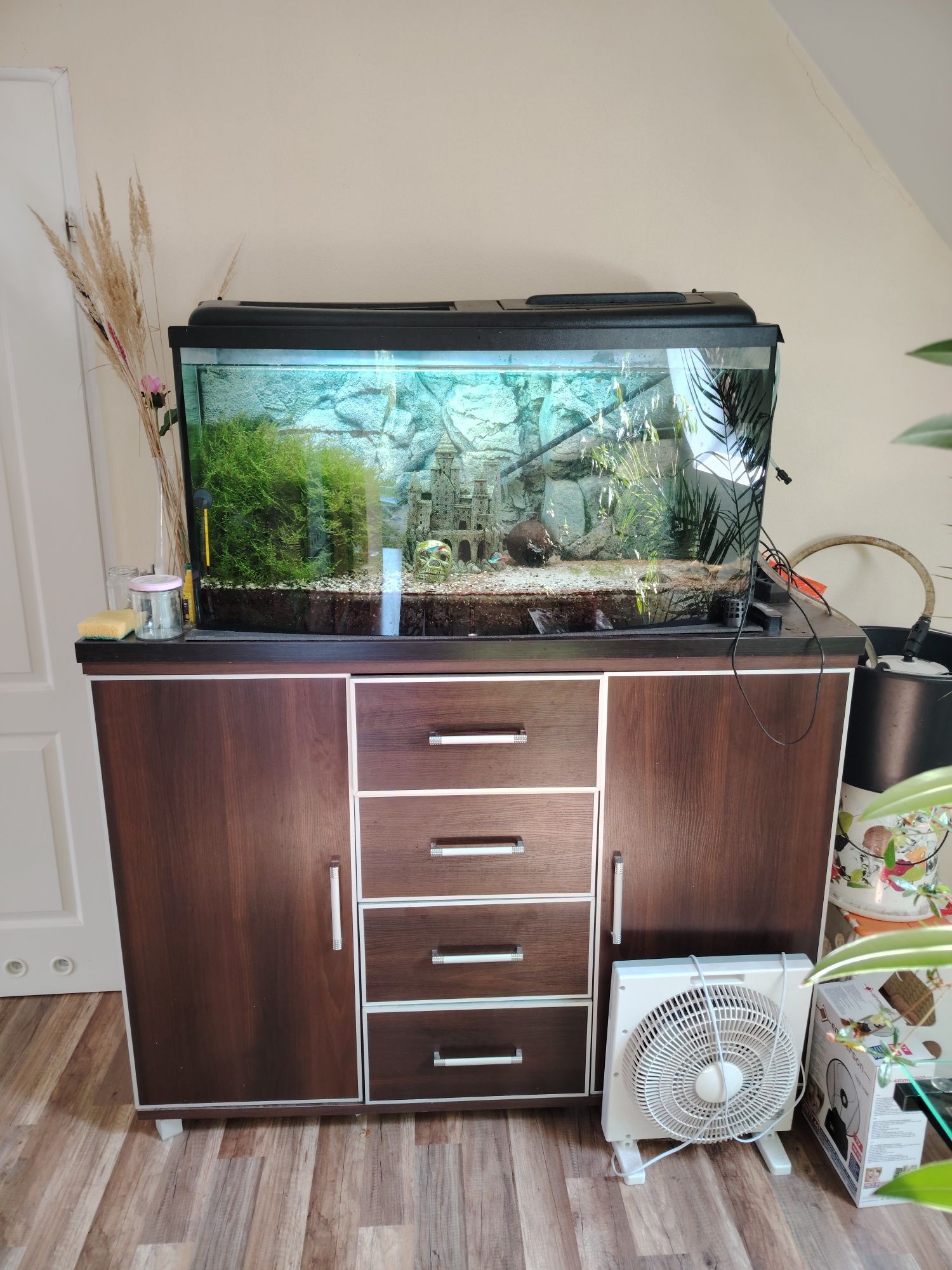 Sprzedam Akwarium 200L
