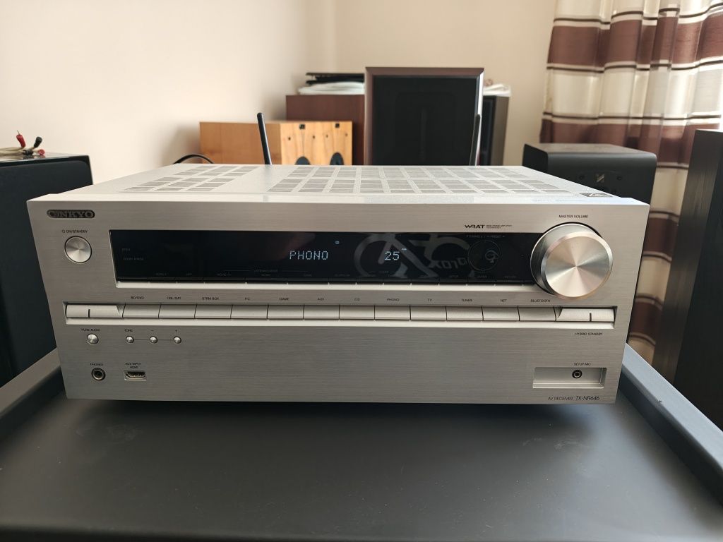 Amplituner kina domowego Onkyo TX-NR 646