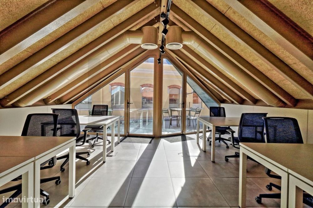 Escritório de Última Geração para 15 Pessoas para Arrendar em Alcântar