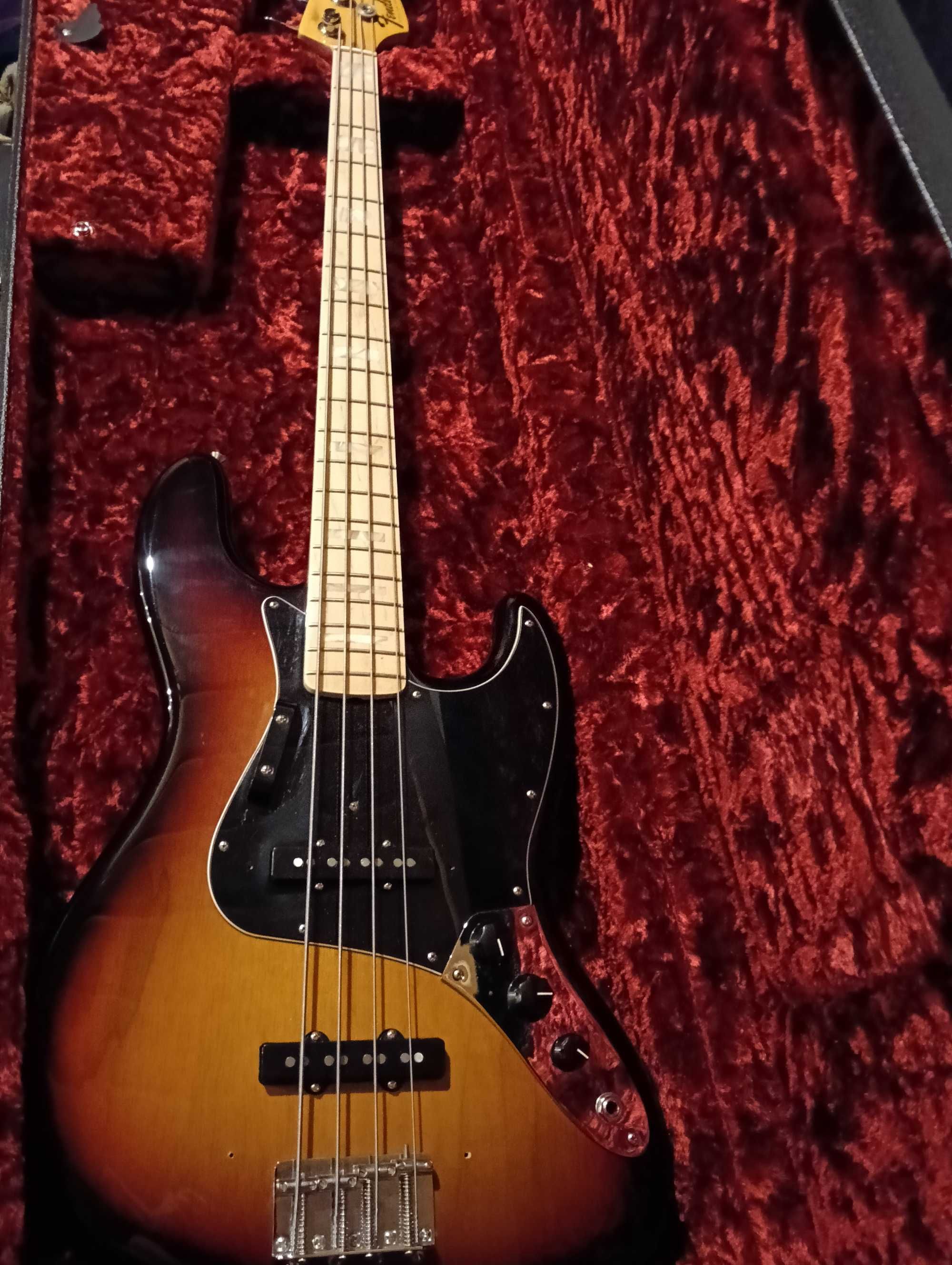 Gitara basowa Fender AM Original 70s J-Bass 3CS