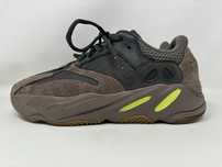 Super model sneakersów Adidas Yeezy Boost 700 rozm 42 jak nowe