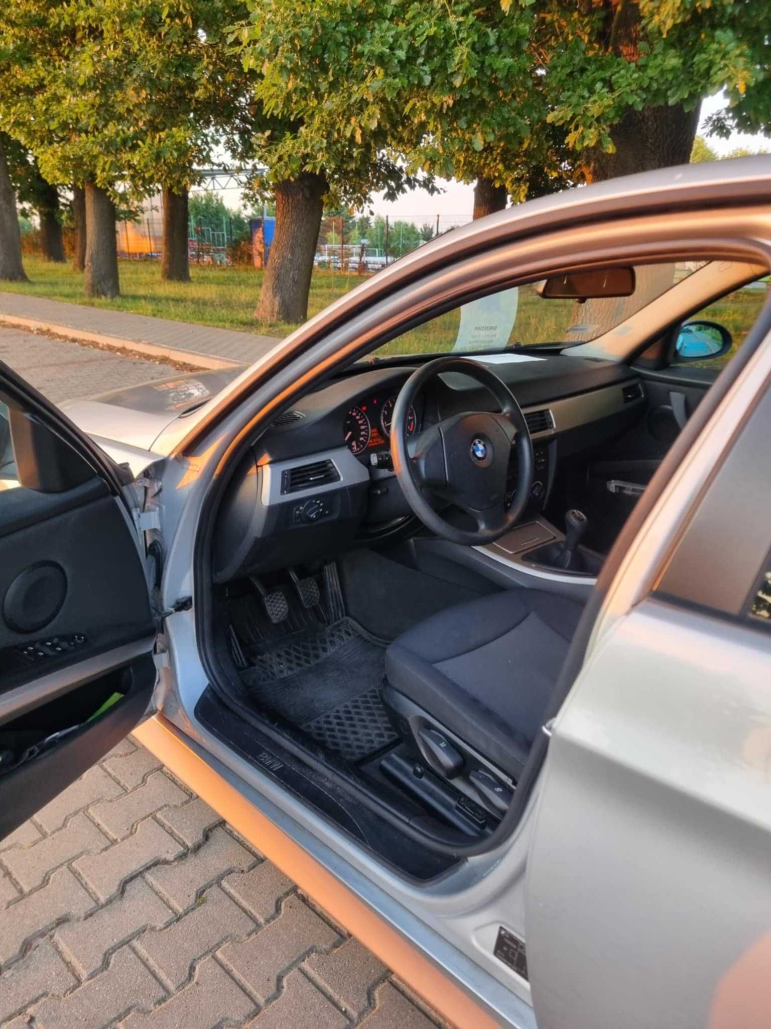 BMW E90 318I 2006R
