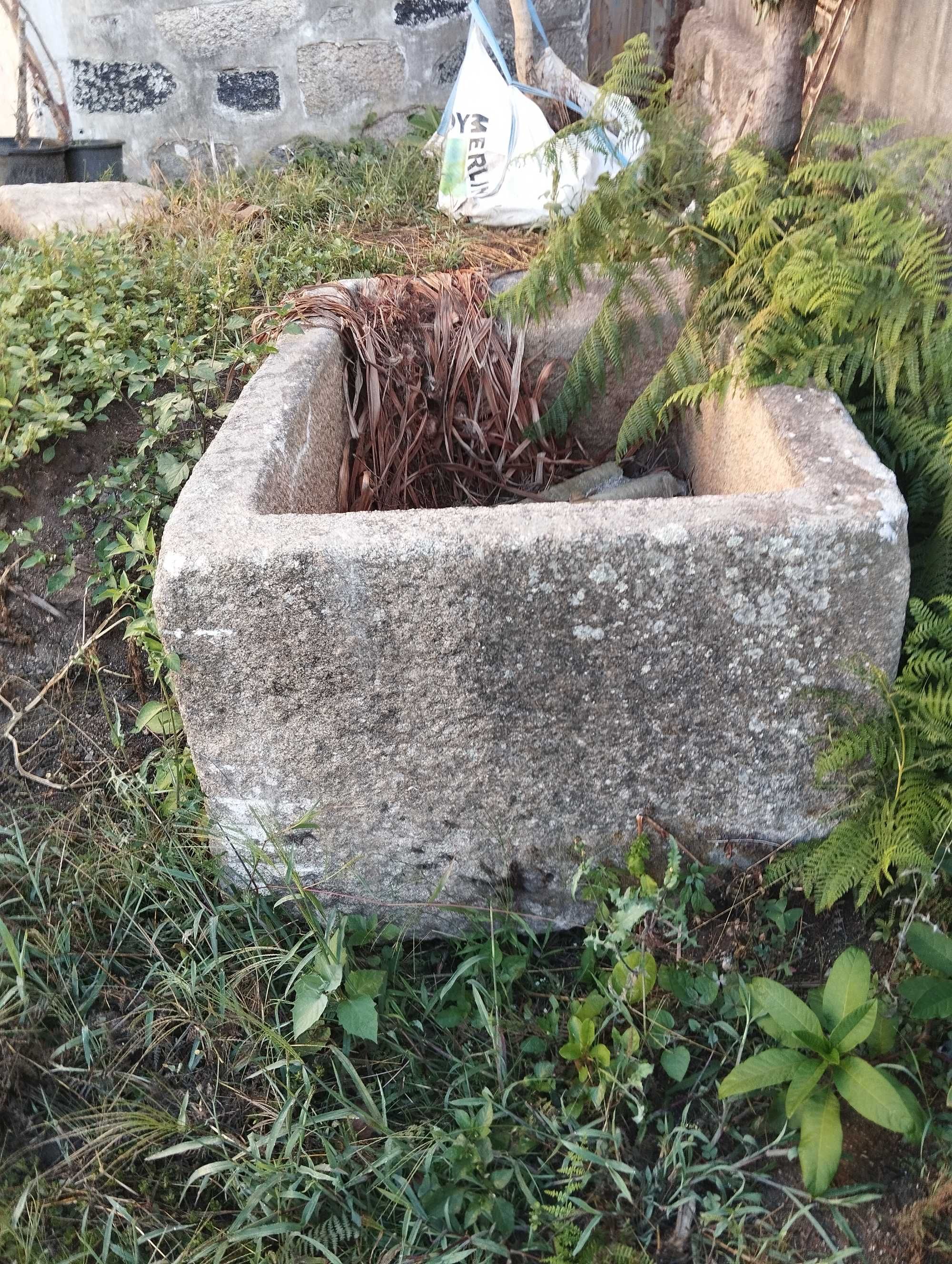 Tanque em pedra de cantaria - Maia