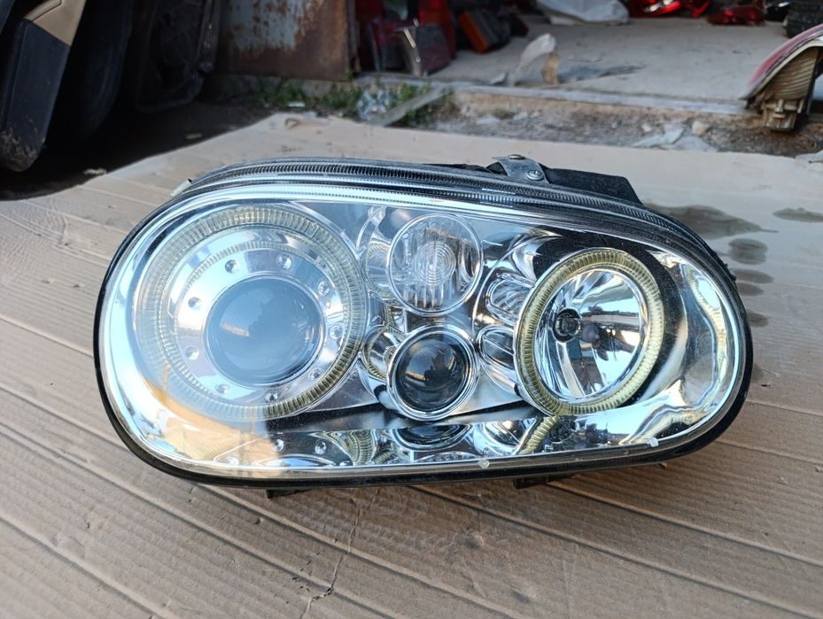 Фара передняя правая ангельские глазки Volkswagen Golf 4
